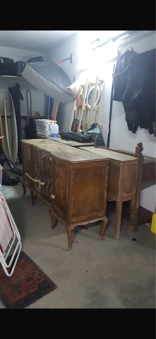 Dois moveis uma cristaleira e 1 aparador para recuperar