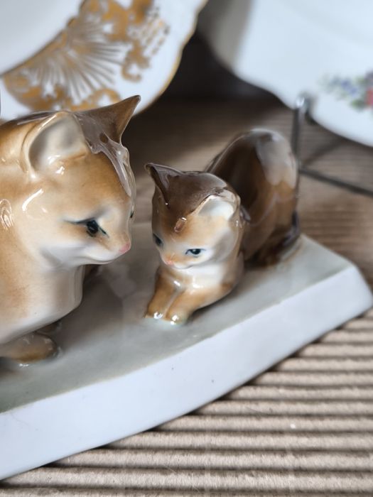 Figurka koty piękna stara porcelana sygnowana