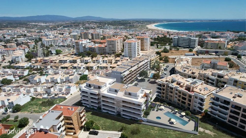T1+1 de Luxo a 500m da Praia – Conforto e Tecnologia em Lagos
