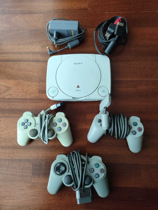 Ps one + 3 comandos + 4 jogos