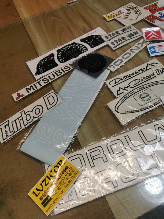 autocolantes diversos para carro