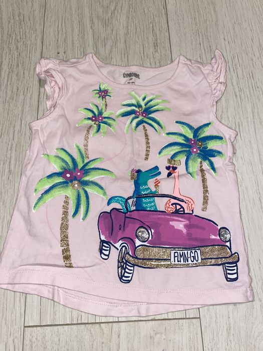 Фірмові футболки для дівчинки