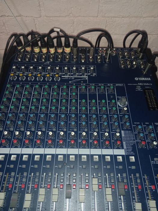 Микшерный пульт Yamaha mg166cx