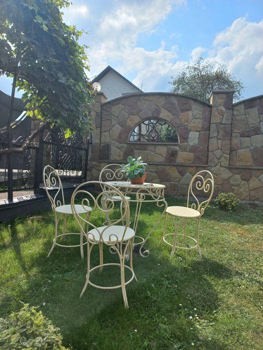 Садовий металевий комплект.