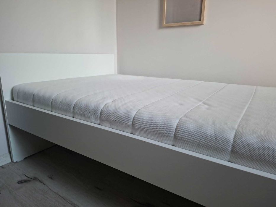 Łóżko 90x200 lekko używane