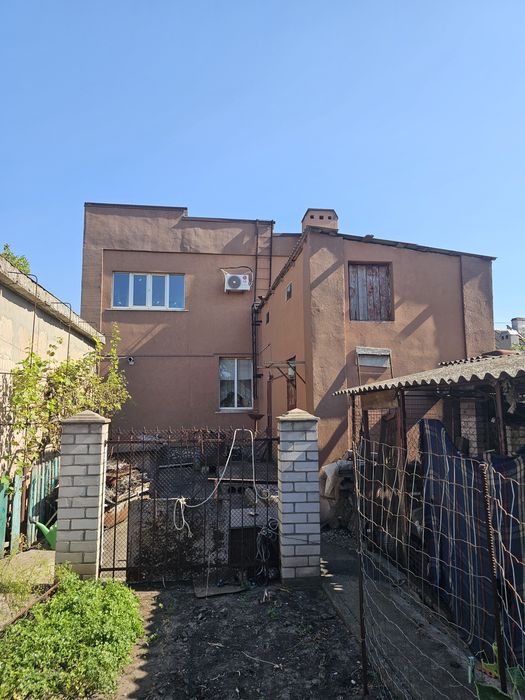 Продаж 2-х будинків по  вул.Локомотивна/120м2/ меблі техніка