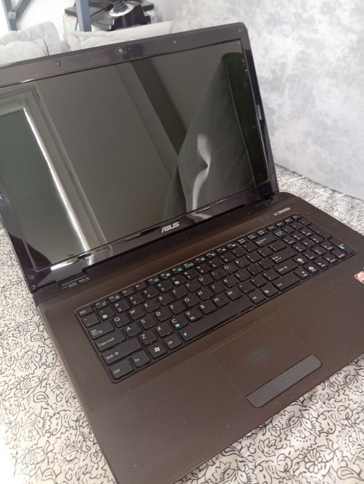 Laptop Asus czarny