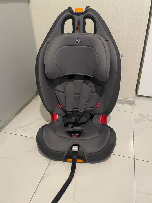 Автокрісло Chicco Gro-Up