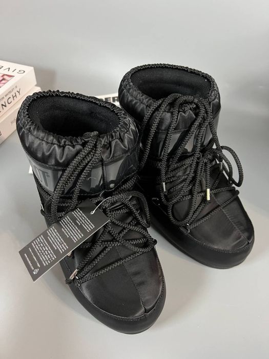 Зимові снігові чоботи жіночі мунбут Moon Boot чорні