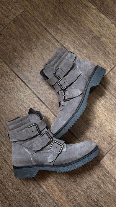 Демосезонные сапожки, ботинки  замшевые Tamaris