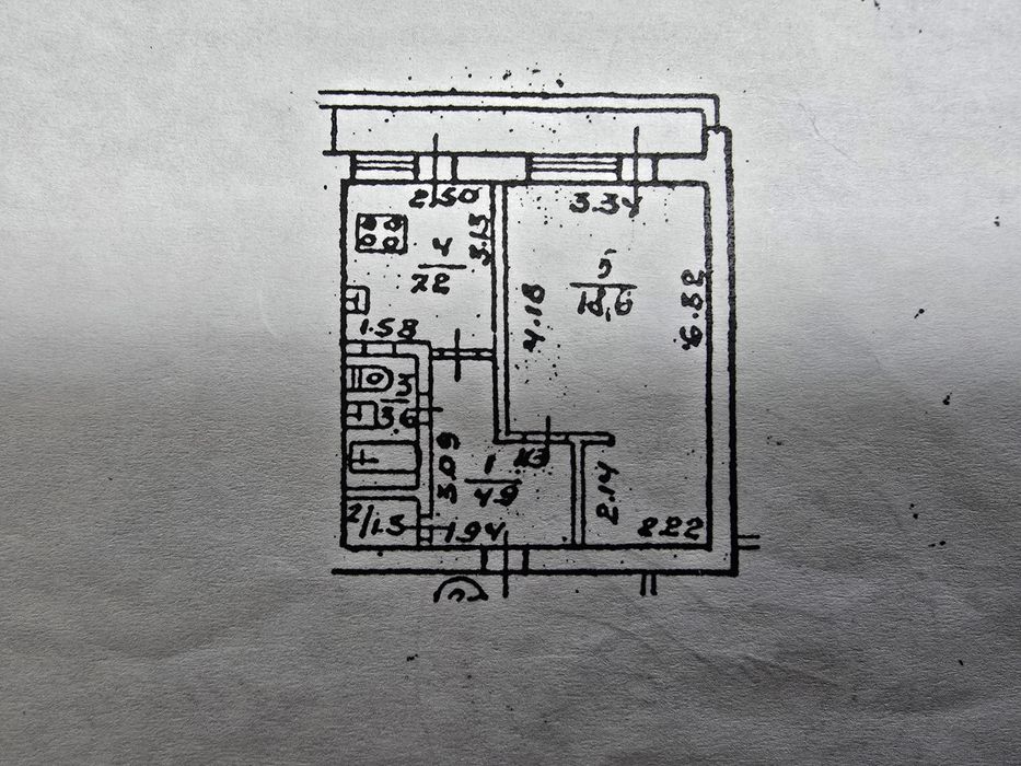 Продам 1-кімнатну квартиру (39 м²) внизу проспекту Олександра Поля