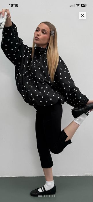 Куртка вітрівка , у горошок Bershka