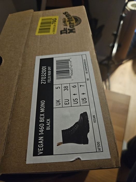 Dr. Martens AirWair, VEGAN skóra