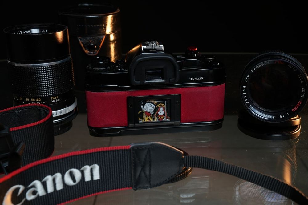 Плівковий фотоапарат Canon A-1