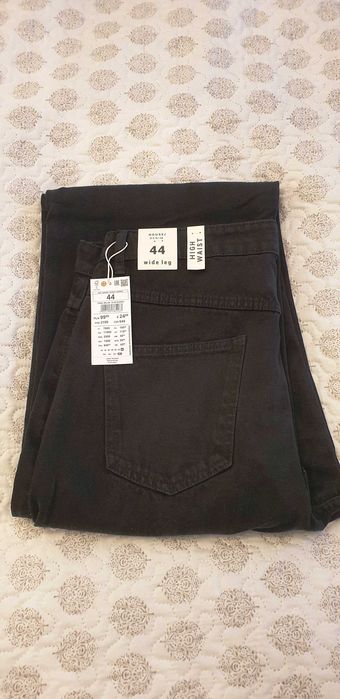 NOWE!!. Jeansy czarne, dzwony. Super!!.