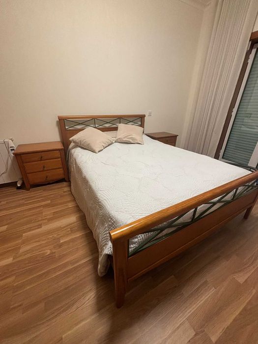 Quarto Casal completo em madeira maciça
