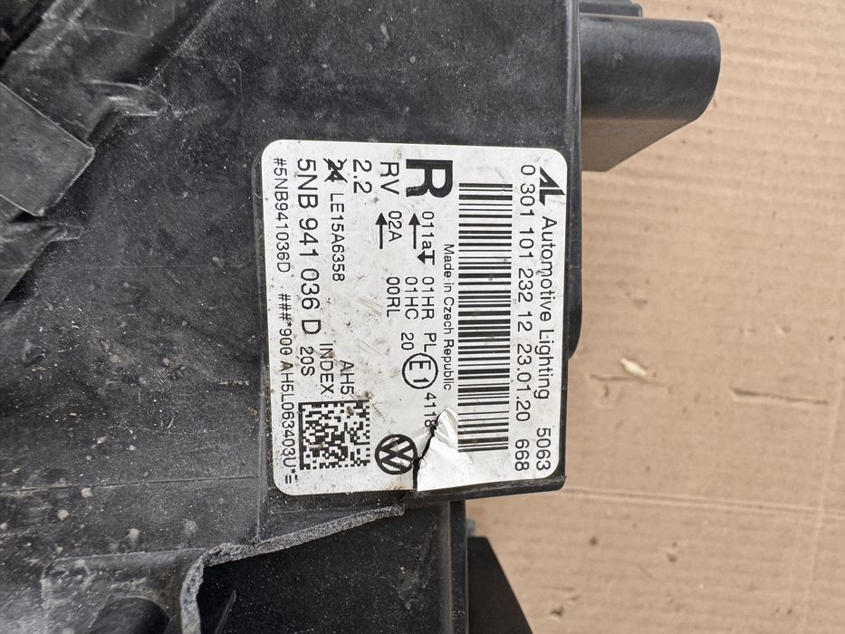 Фара  VW Tiguan 2