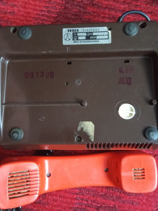 2 Винтажных телефонных аппарата Tesla и RFT