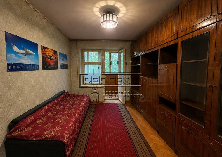 Продаж 4к квартири Святошинська 6 / Святошинская 6