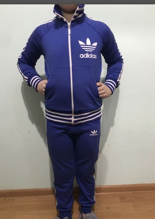 Костюм спортивний