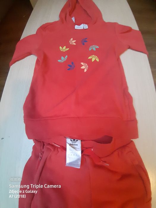 Sprzedam dwa dresy Adidas oryginalnie