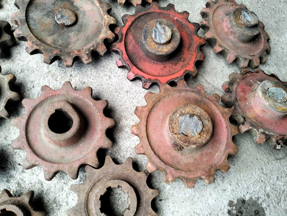 Звёздочка шаг 12,7 / 38. Зубов 7,9,11,12,13,16,25,40. Бу. Состояние хо