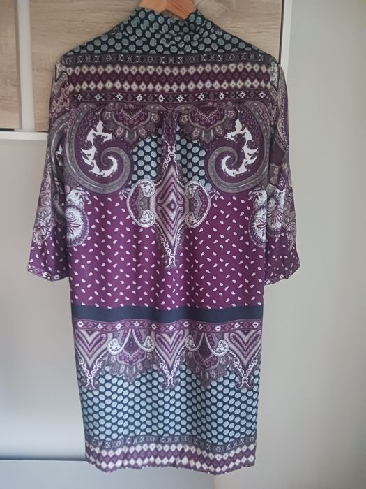 Vestido manga comprida, da Massimo Dutti