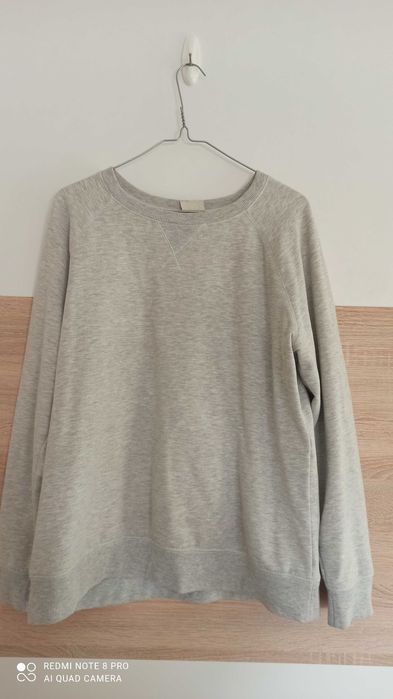 Popielaty sweterek