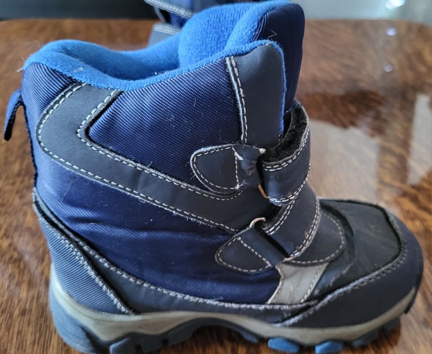 Віддам дитячі зимові ботинки