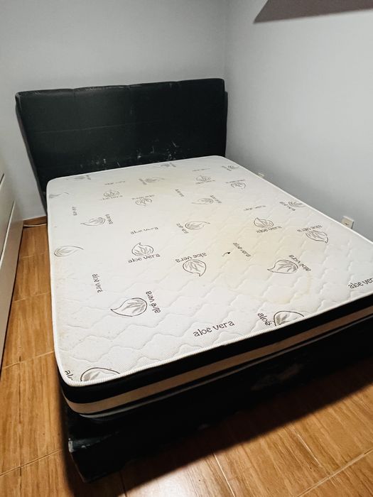 Vende-se cama de casal + colchão