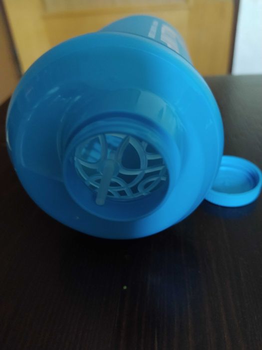 shaker do mieszania odżywek