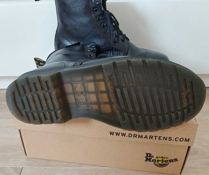 Glany Dr. Martens 1460 Pascal Warmwair Valor WP rozm. 40