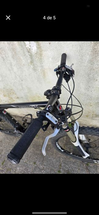 Bicicleta de carbono roda 26
