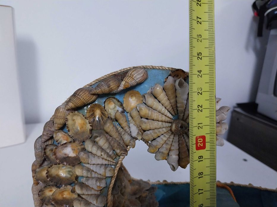 Artigo de decoração – Barco com conchas