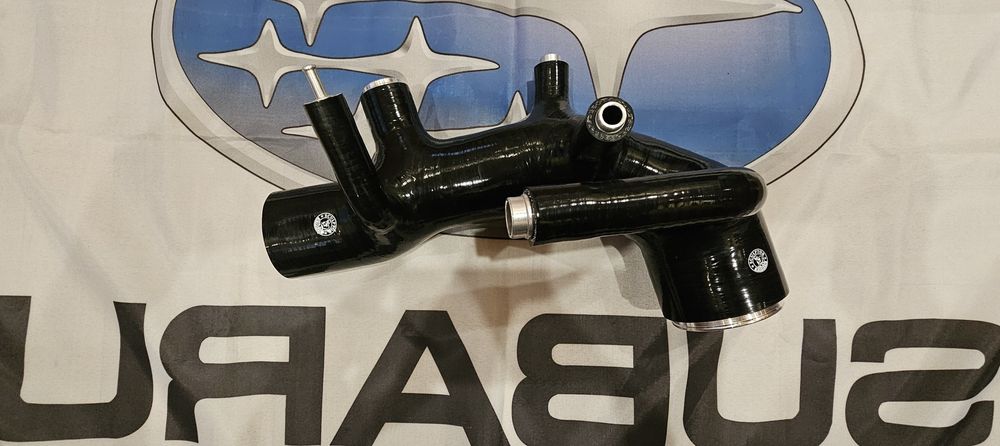 Силіконовий патрубок турбіни(самка) до subaru impreza WRX/STI GC8.