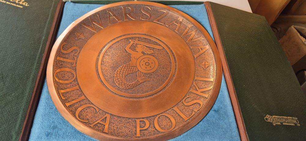 Cepelia PRL mosiężny talerz okazjonalny Warszawa w oryginalnym etui