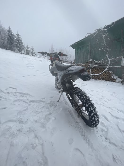 Продам кові адванц 250 рік 2025