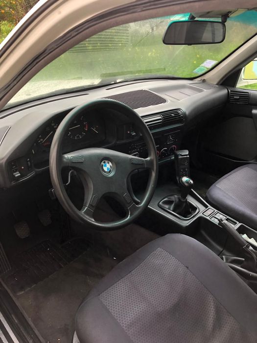 BMW 520 i. - 220000 Kms
