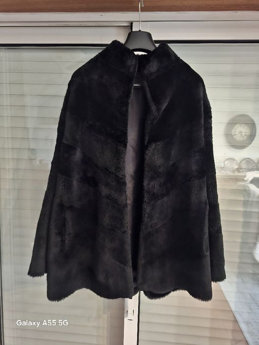 Casacos em pele com pelo cores variadas