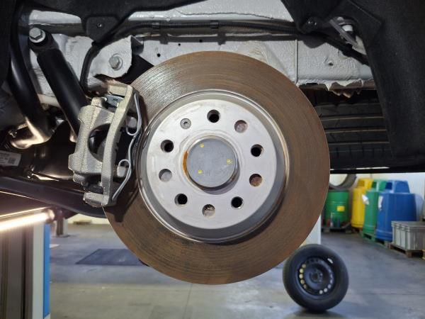 Disco travão trás direito VOLKSWAGEN Caddy IV Kombi (SAB, SAJ)