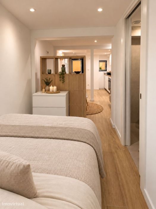 T0+1 remodelado e mobilado no centro de Lisboa | Pátio interior  e AC