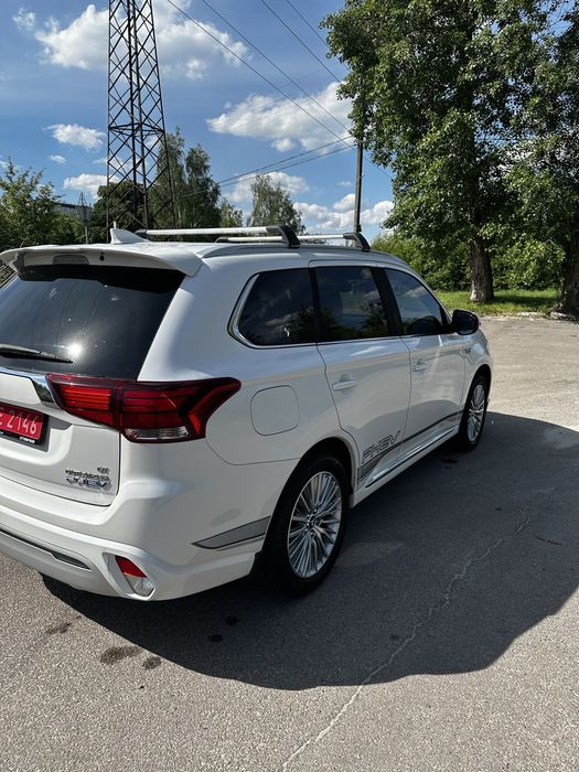Mitsubishi Outlander PHEV 2019