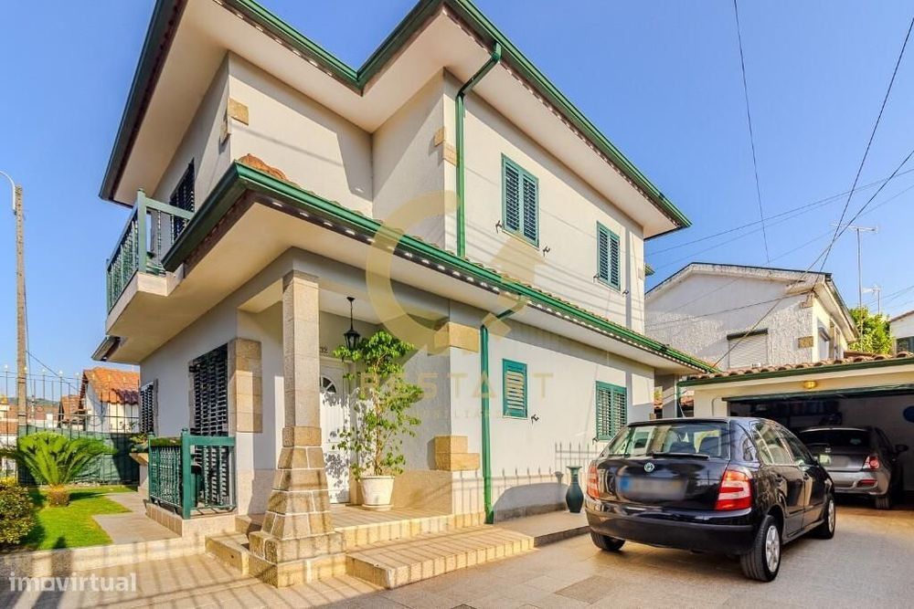 Moradia T3 Isolada Com 4 Frentes Em Fafe