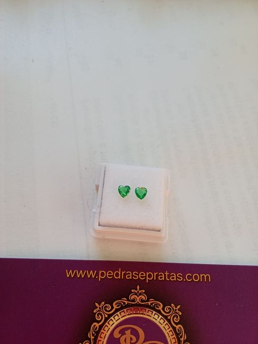 Dois Corações de Esmeralda com Certificado
