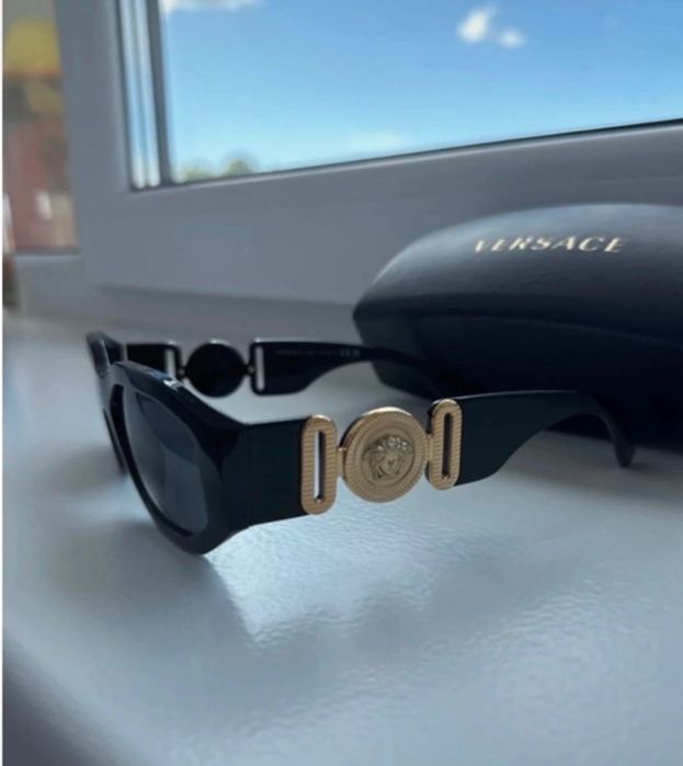 Stylowe okulary Versace