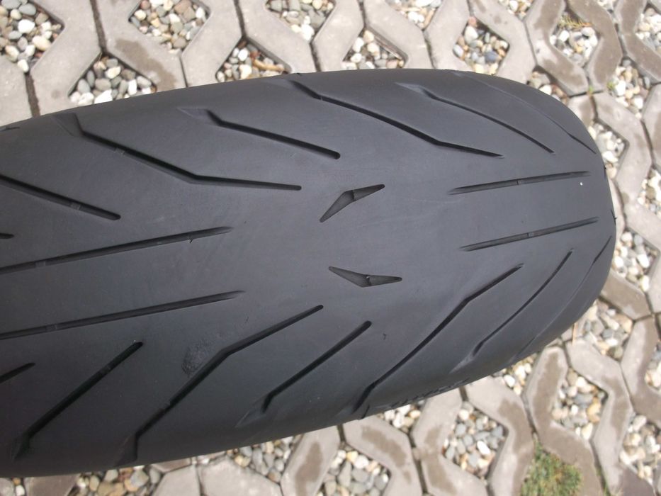 opona 180/55ZR17 Pirelli Angel GT II 2 dot3022 cbr r1 zr17 2,6mm