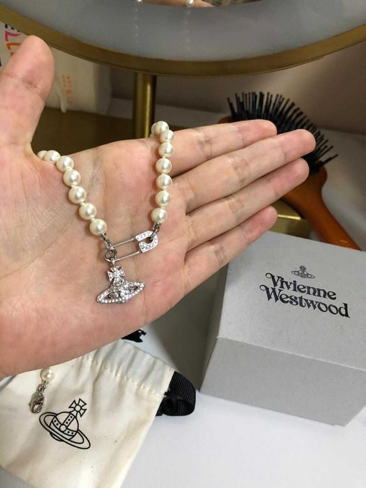 Perty naszyinik Vivienne Westwood relief choker