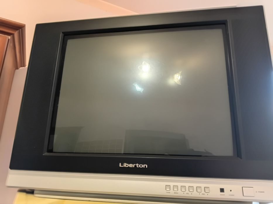 Продам телевизор Liberton