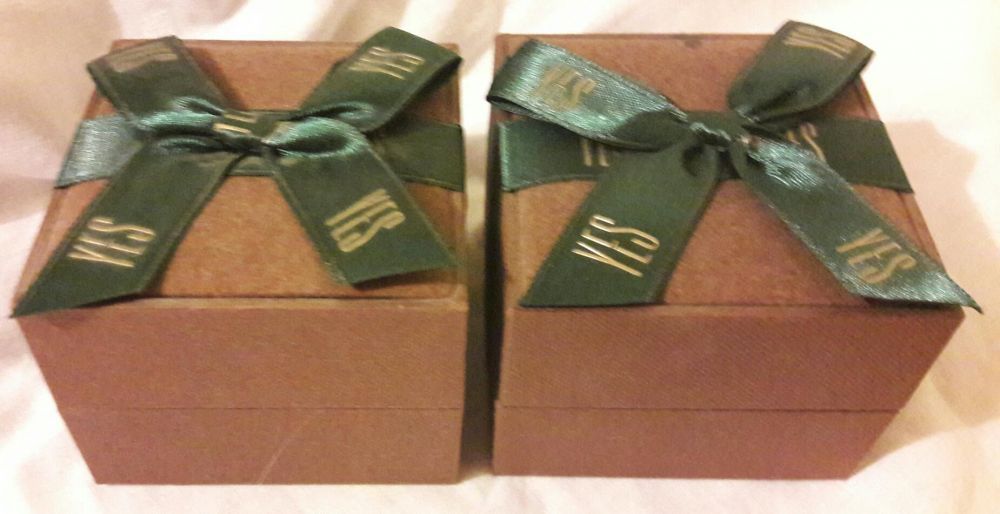 NOWA zawieszka YES srebrna z markazytami