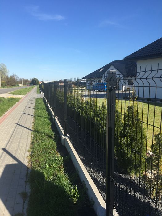 Montaż ogrodzeń panelowych